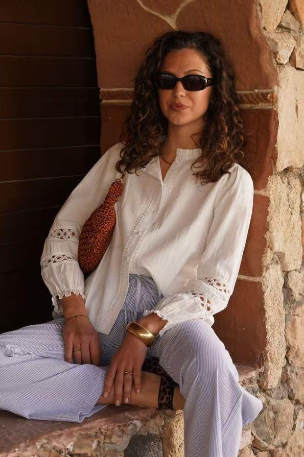 Blouse en coton brodé – Style bohème chic.